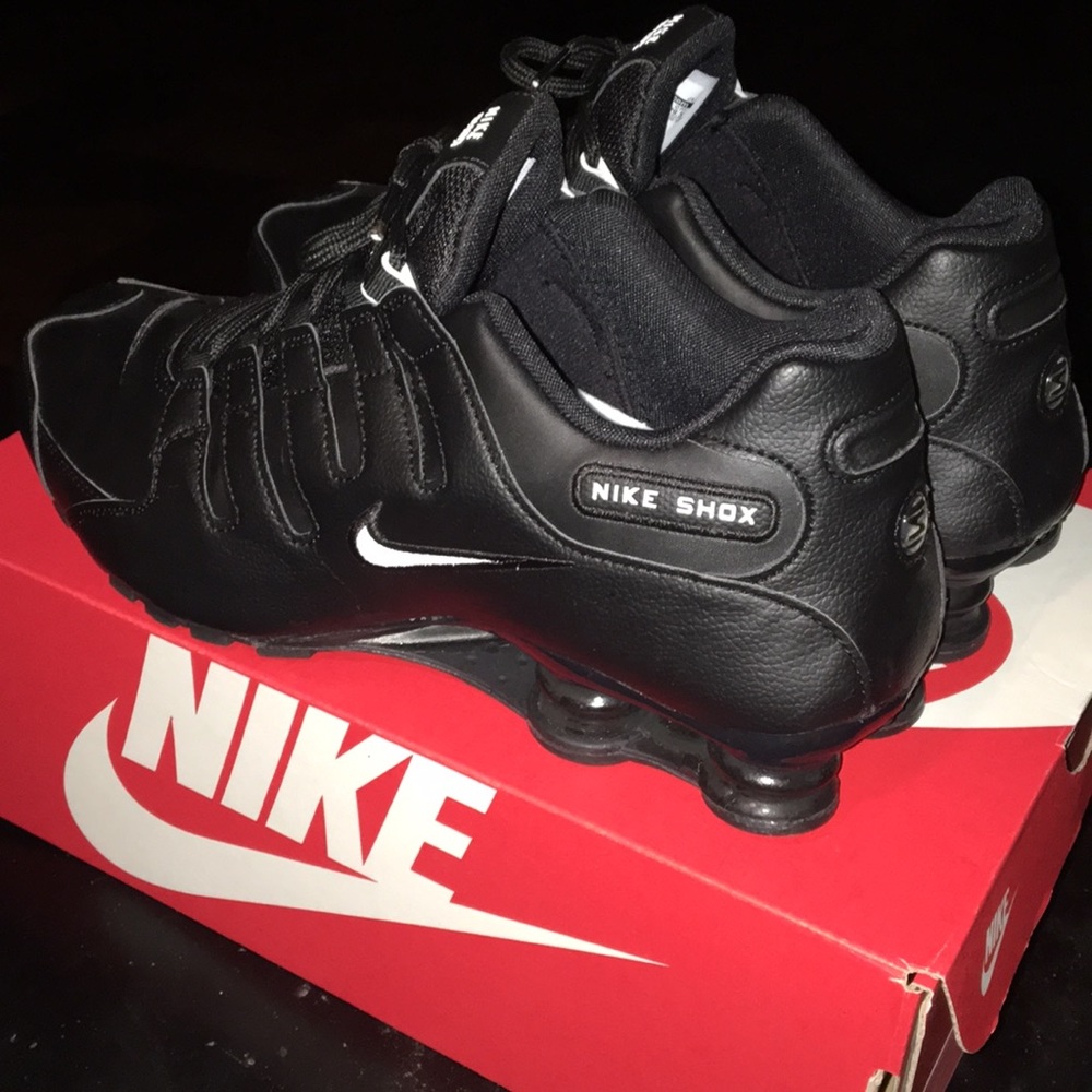 Nike Shox NZ running shoes